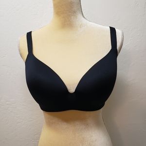 Uniglo black bra contoured fit size 40DD